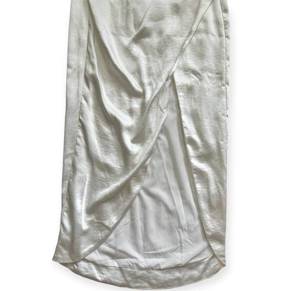 Elliatt Isabelle Dress in Ivory Elegant One-Shoulder Dress women’s size small - Picture 9 of 11